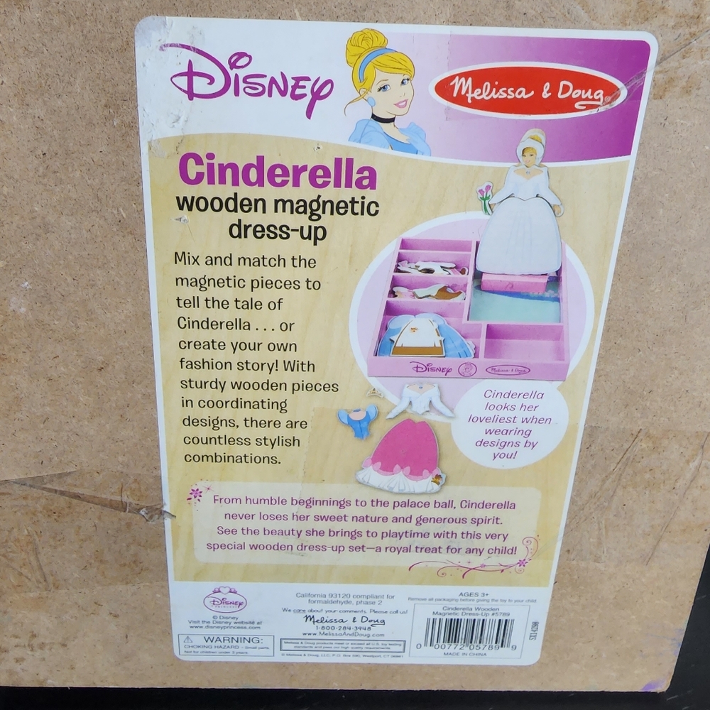 Melissa and doug‎ Disney doll dress holder